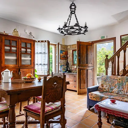 בית נופש Casa Vacacional Cayado Sales (Colunga)